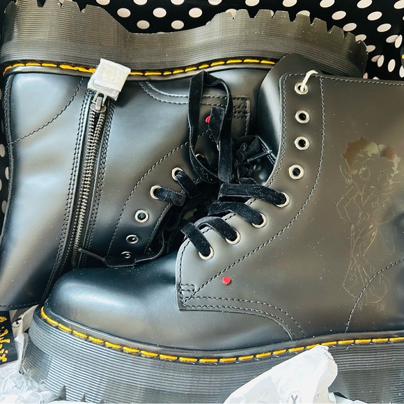 Dr. Martens Betty Boop - Picture 2 of 7